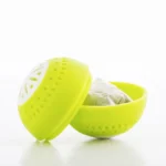 2-innovagoods-saldytuvo-kamuoliukas-aktyvioji-anglis Atidarytas InnovaGoods šaldytuvo kamuoliukas su aktyviosios anglies užpildu