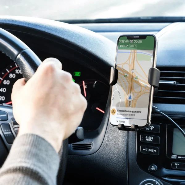 7-telefono-laikiklis-navigacijai-automobilyje-wolder Wolder telefono laikiklis automobiliui naudojant telefono navigaciją