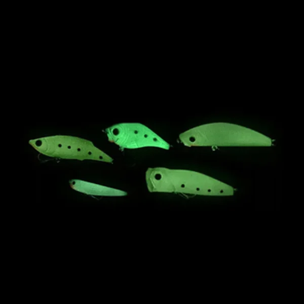 9-fluorescenciniai-vobleriai-tamsoje Penki fluorescenciniai vobleriai švytintys tamsoje