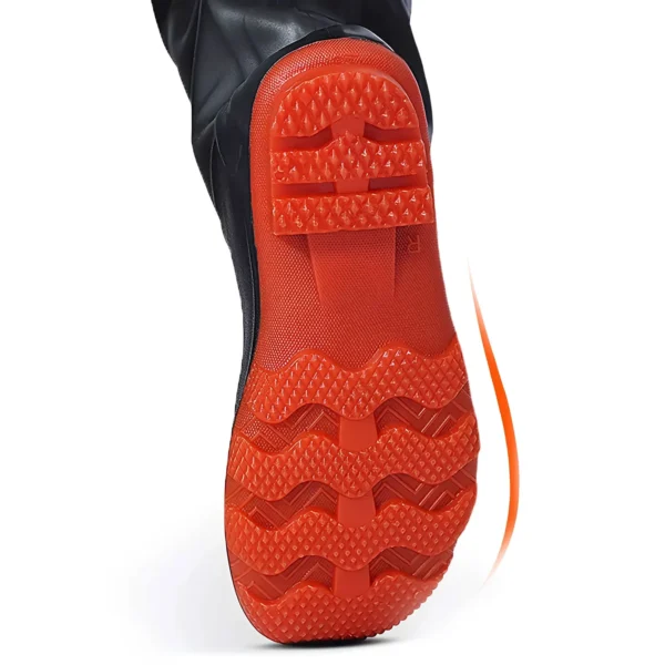 omega-zvejybines-bridkelnes-su-batais-43-44-45-46-dydis-4 Raštuotas OMEGA bridkelnių batų padas stambiu planu